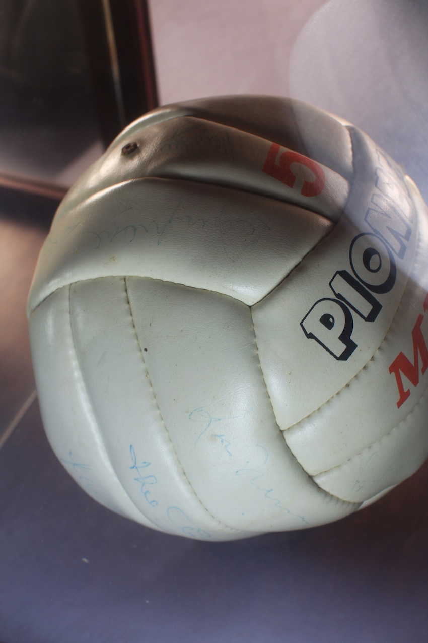 World Cup 1966 England Signed Football. A very rare England 1966 autographed football. Only 5 were - Image 3 of 4