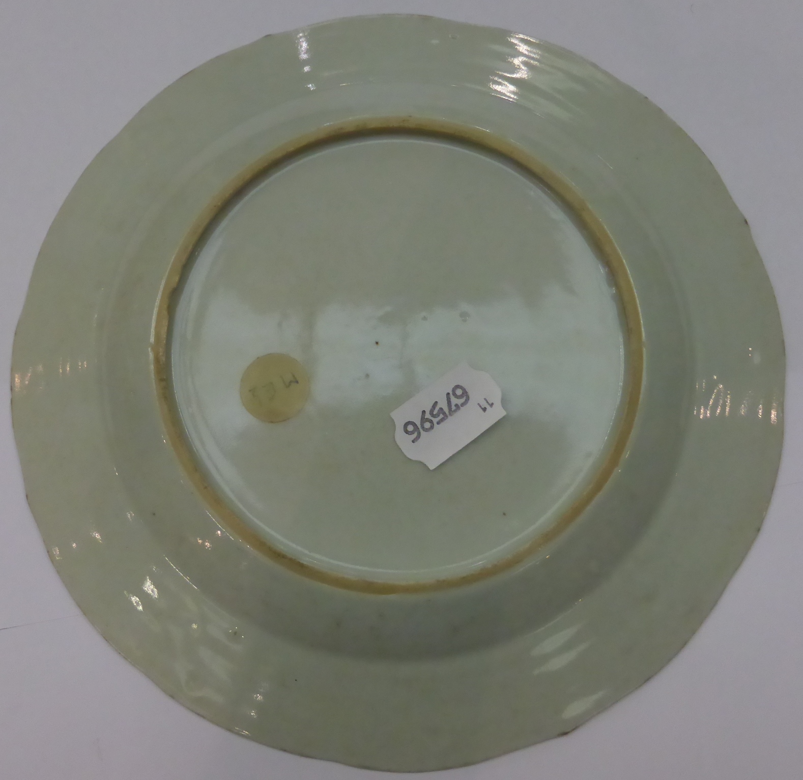 Six Chinese famille rose plates and two Chinese export plates - Image 13 of 17