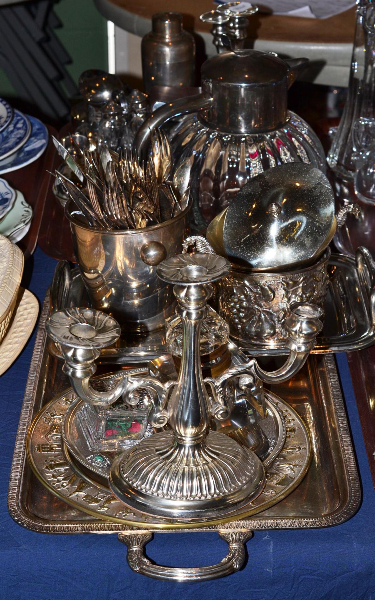 ^ Three trays of assorted silver plate including lemonade jug, fish cutlery and a pair of three - Image 2 of 3