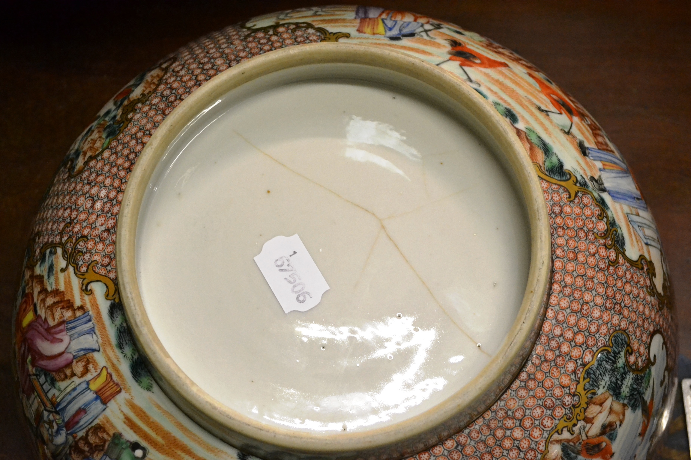 A Chinese Mandarin palette famille rose punch bowl, Qianlong, 31cm diameter - Image 4 of 5