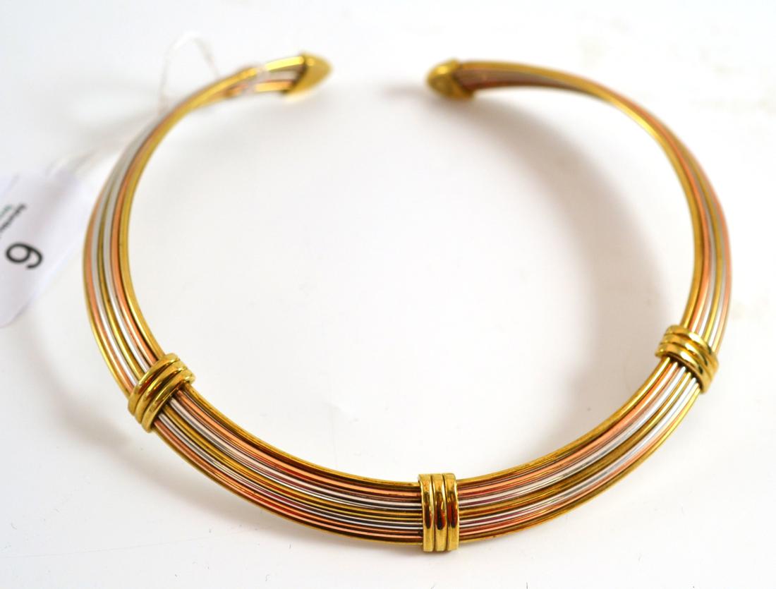 A 9ct three colour gold collar