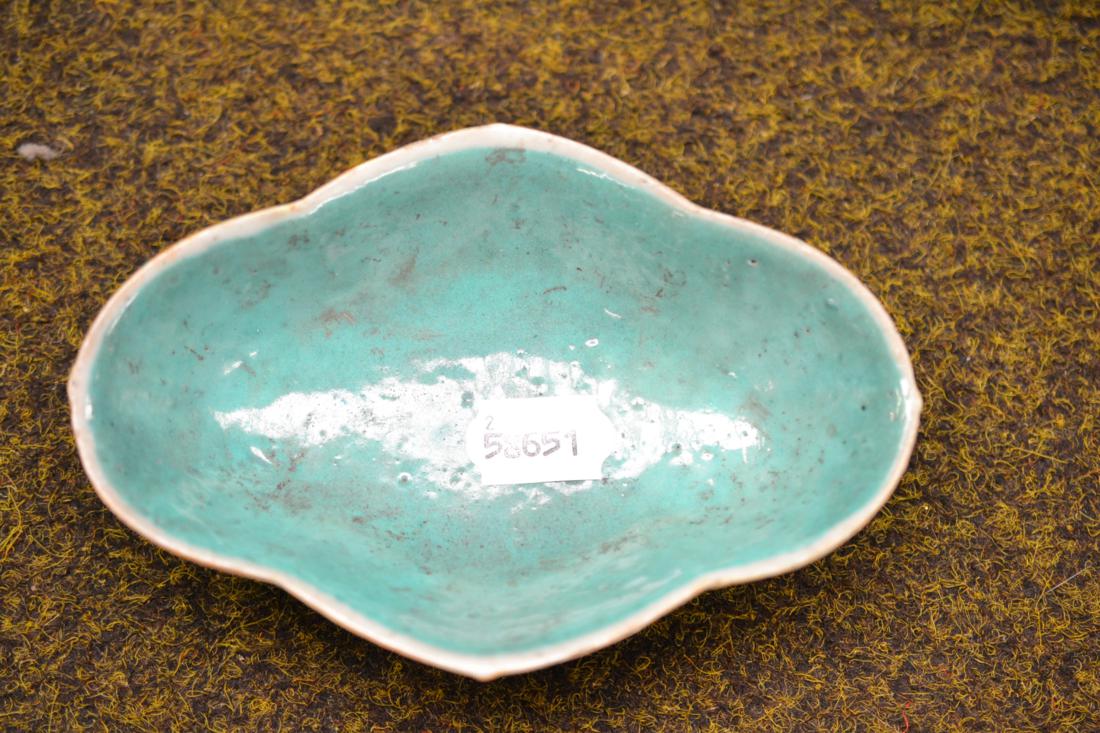 A Chinese porcelain canted square bowl, Tongzhi reign mark and possibly of the period, painted in - Image 2 of 12