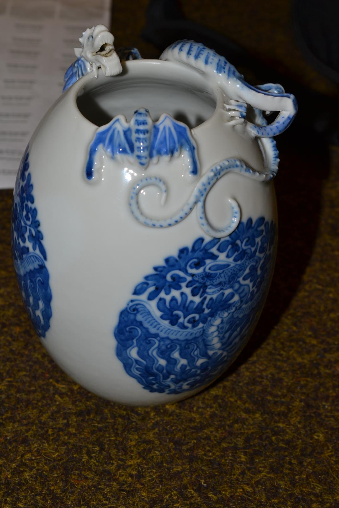 Chinese porcelain ovoid vase, shoulder applied with a dragon, painted underglaze blue with phoenix - Image 5 of 5