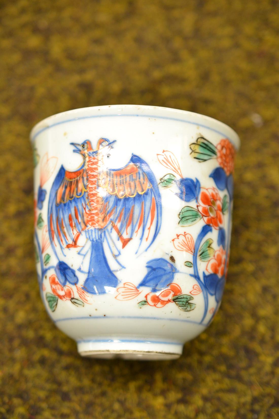 A Chinese porcelain canted square bowl, Tongzhi reign mark and possibly of the period, painted in - Image 3 of 12