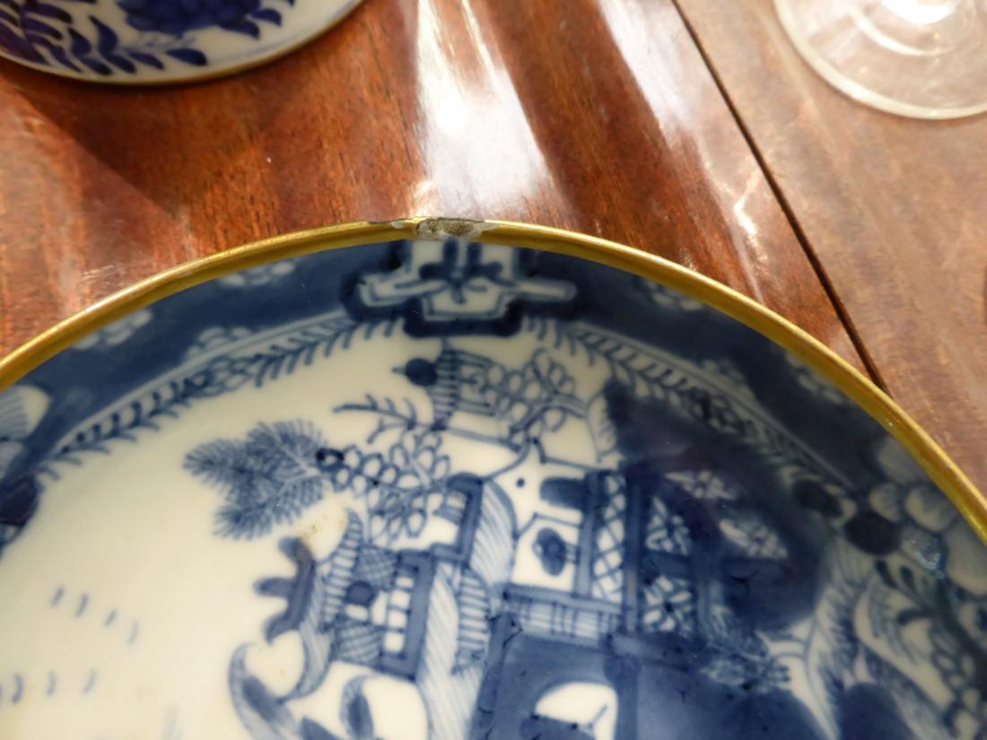 Five 18th century blue and white saucers, an 18th century tea bowl and an 18th century Chinese - Image 8 of 14