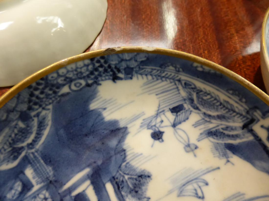 Five 18th century blue and white saucers, an 18th century tea bowl and an 18th century Chinese - Image 9 of 14