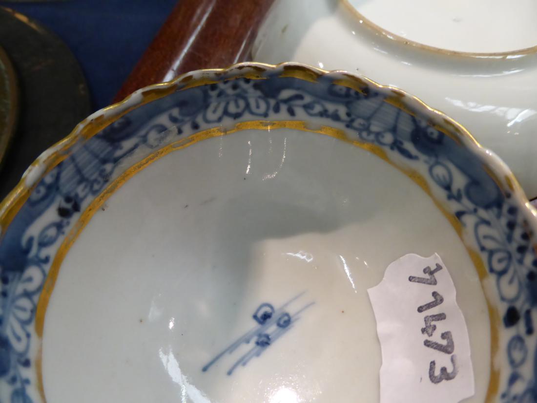 Five 18th century blue and white saucers, an 18th century tea bowl and an 18th century Chinese - Image 10 of 14