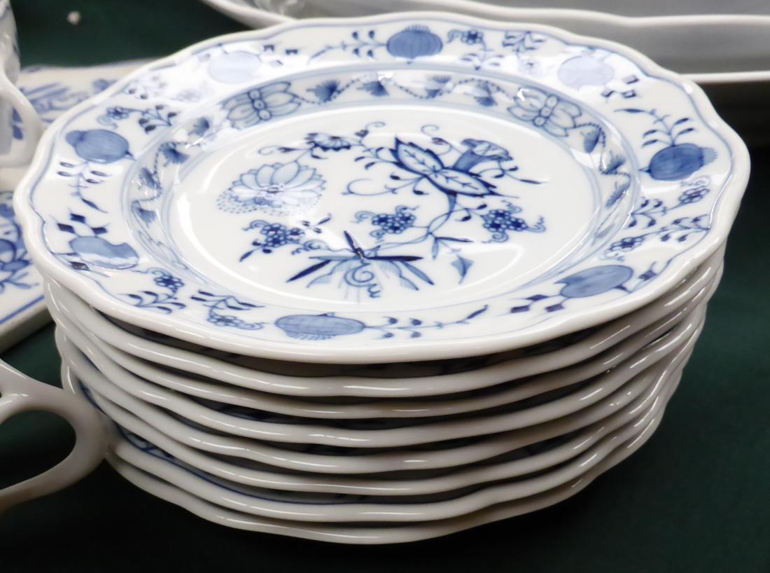 A Meissen Porcelain Onion Pattern Part Dinner Service, comprising seven écuelles and eight stands, - Image 16 of 29