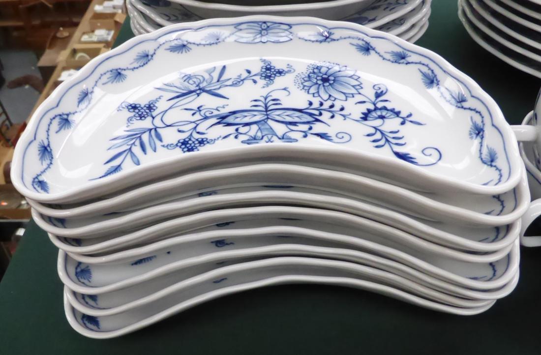 A Meissen Porcelain Onion Pattern Part Dinner Service, comprising seven écuelles and eight stands, - Image 18 of 29