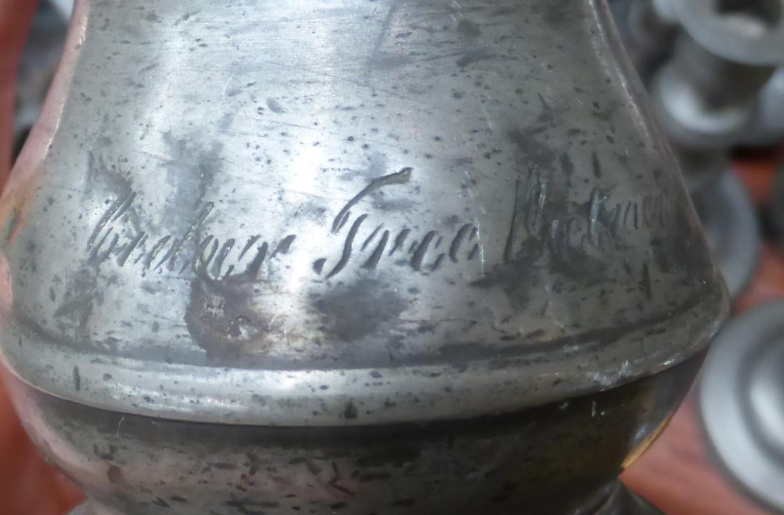 Quantity of assorted 18th and 19th century pewter including meat dishes and plates, ladles, - Image 6 of 6