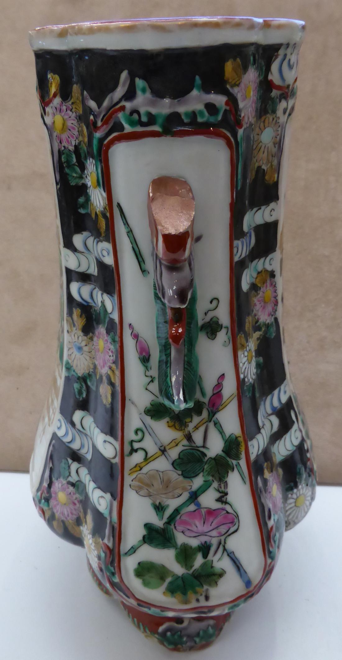 A Chinese famille vert/noir vase on wood stand - Image 3 of 7