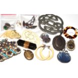 Quantity of assorted jewellery, earrings and pendants