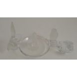 Three small pieces of Lalique and a glass frog (4)