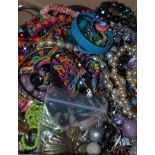 A quantity of costume jewellery