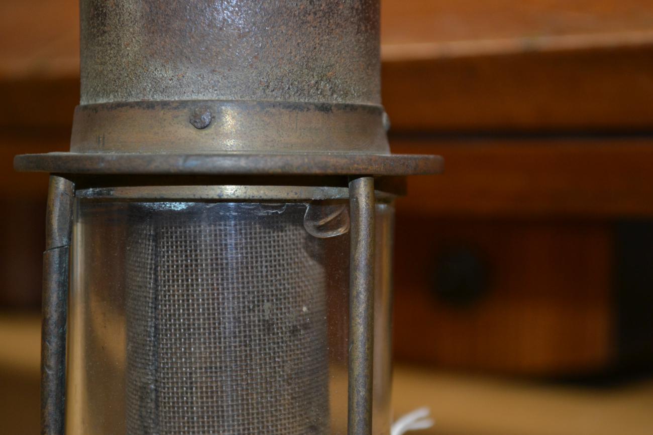 Miners Lamp unmarked with brass base stamped '790' and steel top 9'', 23cm - Image 2 of 5