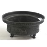 An 19th century Chinese bronze jardiniere