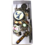 Silver pens, a hardstone brooch, a 9ct gold brooch and assorted jewellery