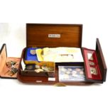 Assorted commemorative crowns, cased set of The Royal Standards, The Queens Silver Jubilee (three