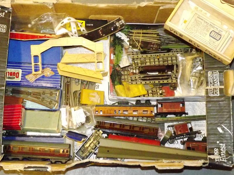 Model railways - A quantity of OO gauge