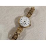 A lady's 9 carat gold cased wristwatch p