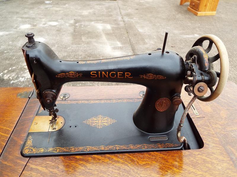 A mahogany cased Singer sewing machine t - Image 3 of 3