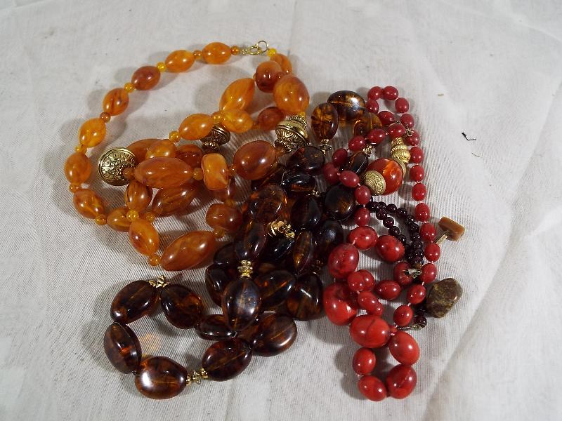 A collection of good quality beaded necklaces