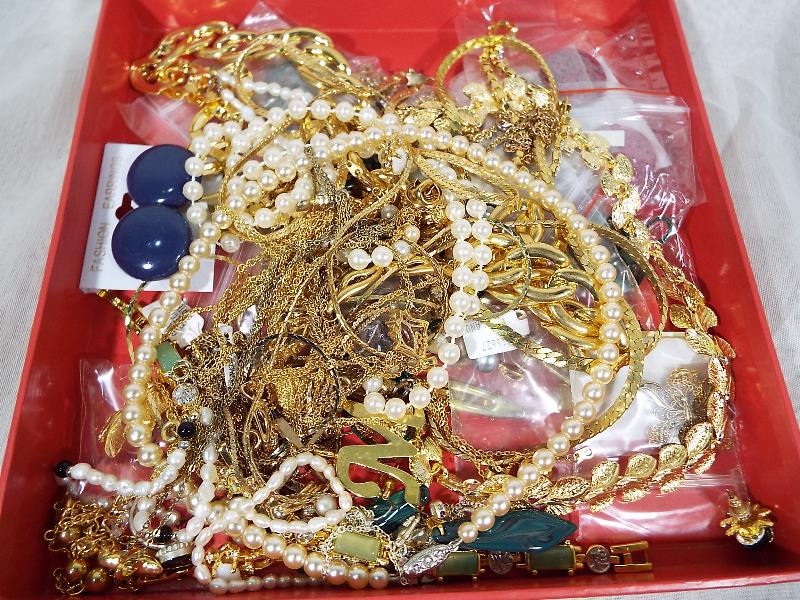 A collection of good quality costume jewellery to include some unused retail stock