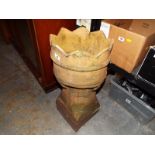 A King Top chimney pot 70cm (h)