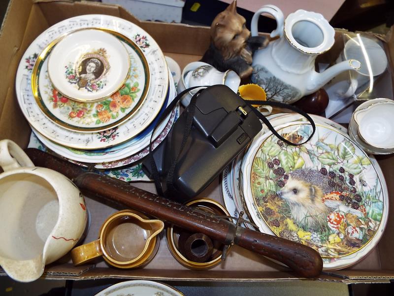A good mixed lot to include Indian carving knife set, collector plates, Polaroid camera and similar