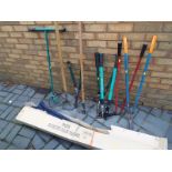 A quantity of garden tools and a 3M deluxe crank parasol, boxed