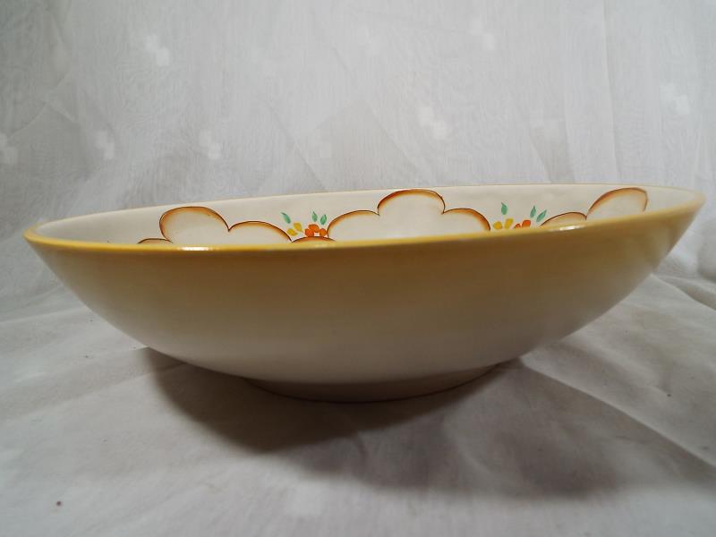 A Clarice Cliff large pedestal bowl, decorated in the Clouds pattern, 7cm (h) x 30.5cm (diam) - Est - Image 2 of 2