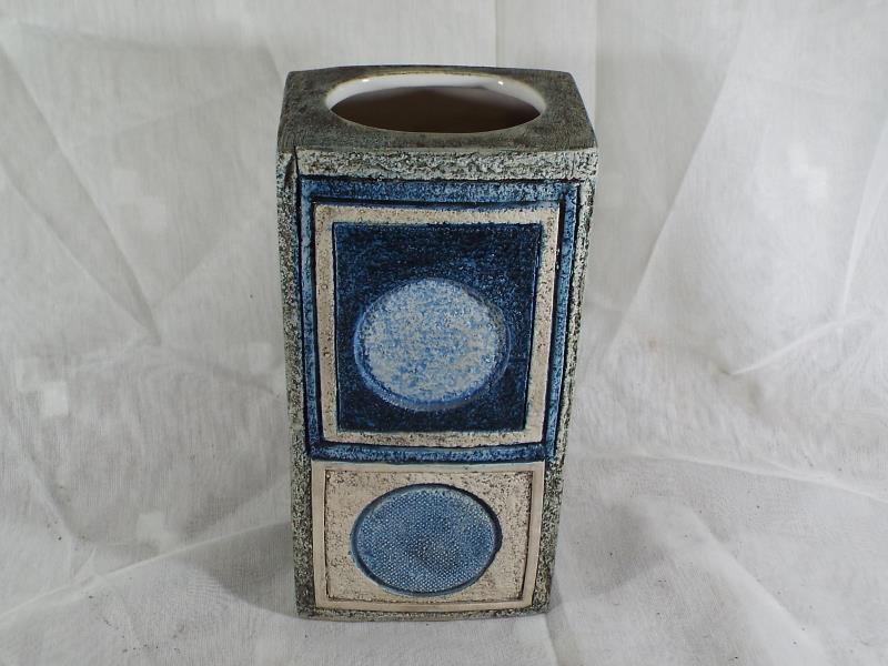 A Troika brick vase, 21cm (h) x 10.5cm (w) x 7.5cm (d) - Est £150 - £200 - Image 2 of 3