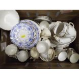 A good mixed lot of ceramic tableware