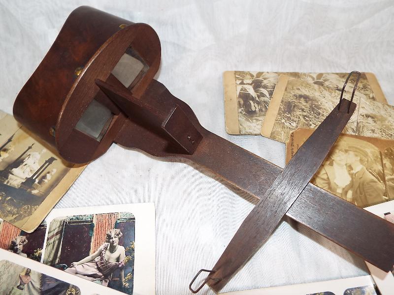 An early 20th century spectroscope with a selection of stereo slides - Image 2 of 2