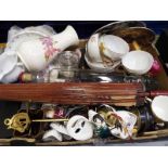 A good mixed lot of collectables to include collector plates,