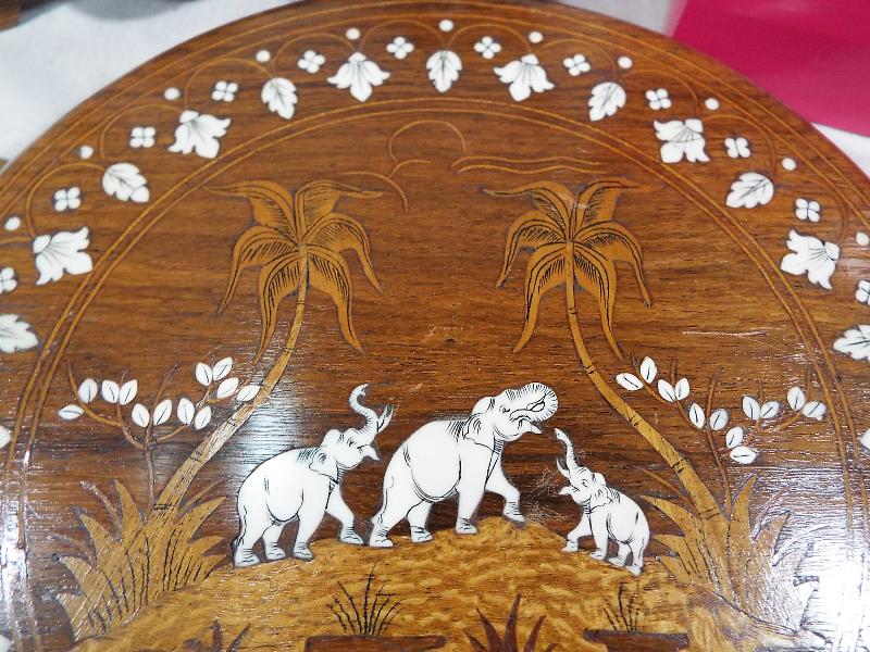 A good mixed lot to include African carved elephants, wall plaque with inlaid decoration, boomerang, - Image 4 of 4