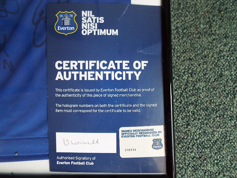 An Everton Football Club signed shirt, circa 2012, size M, - Image 3 of 4