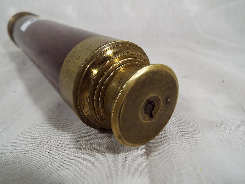 A late 19th / early 20th century brass and mahogany telescope, - Image 7 of 7