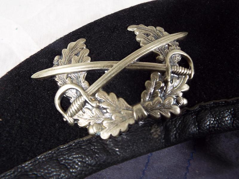 A German Federal Army beret with cap badge - Image 2 of 2