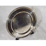 A silver hallmarked Royal Commemorative plate, London assay, 23cm (diam),