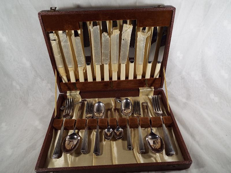 Two good quality canteens of cutlery to include The Milton comprising 53 peices (2) - Image 3 of 3