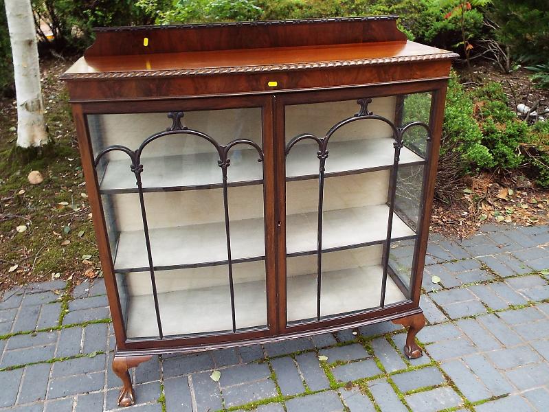 A mahogany bow-fronted display cabinet with astral glazed front doors, - Image 2 of 2
