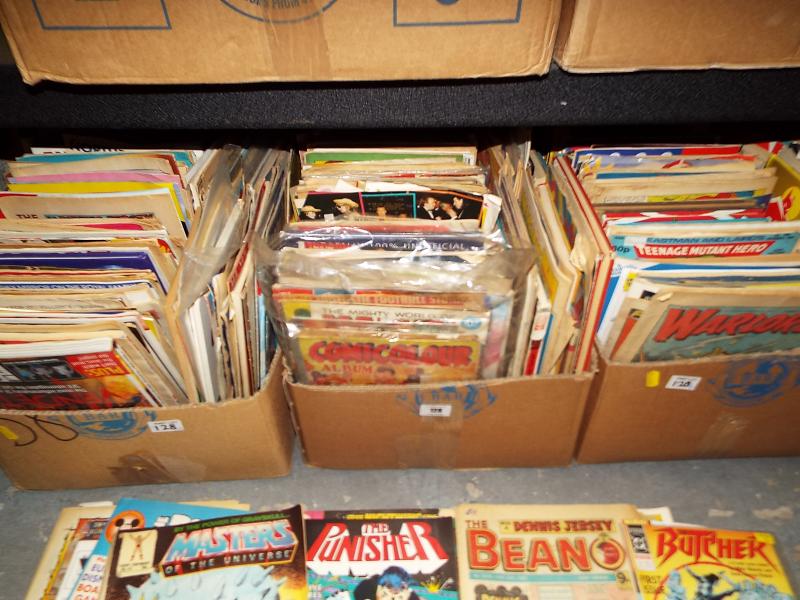 A large collection of comics and annuals to include Marvel, DC Comics, - Image 2 of 2
