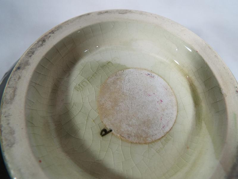 A Moorcroft Pottery pedestal bowl, decorated with hibiscus on a green ground, 7. - Image 3 of 3