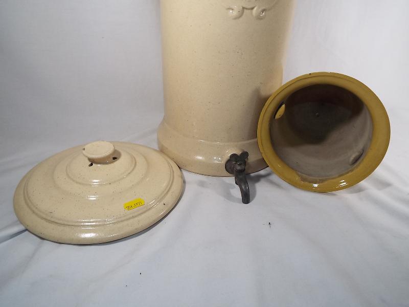 A late 19th century French stoneware water filter marked ' Filtre Pasteurisateur Mallie Porcelaine - Image 2 of 3