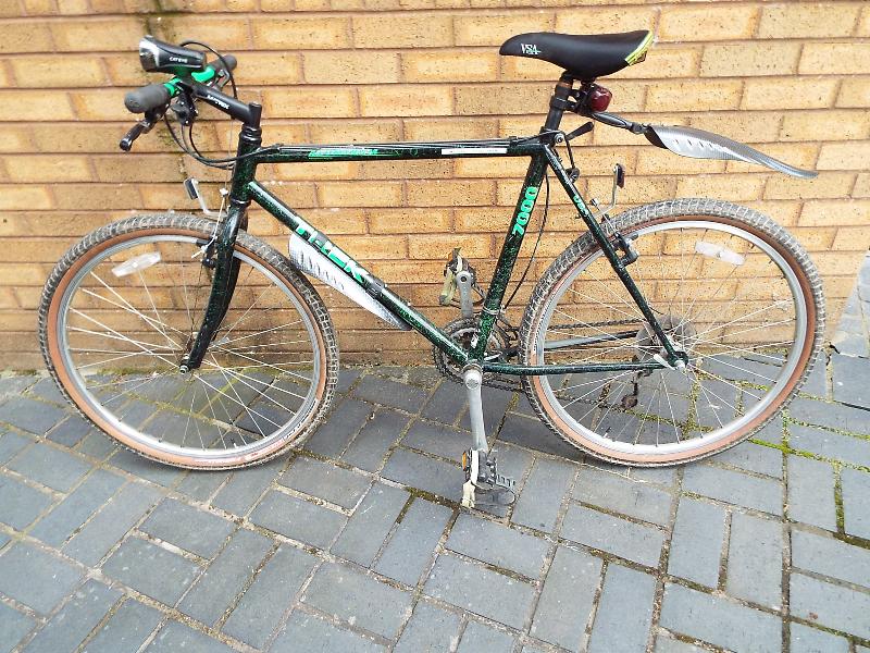 A gentleman's Trek7000 USA mountain bike,