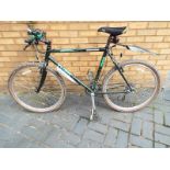 A gentleman's Trek7000 USA mountain bike,