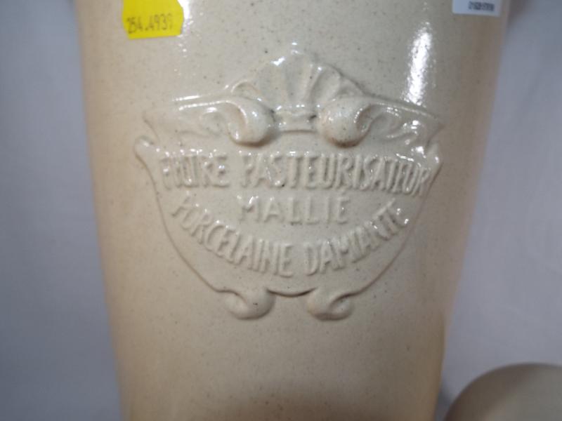 A late 19th century French stoneware water filter marked ' Filtre Pasteurisateur Mallie Porcelaine - Image 3 of 3