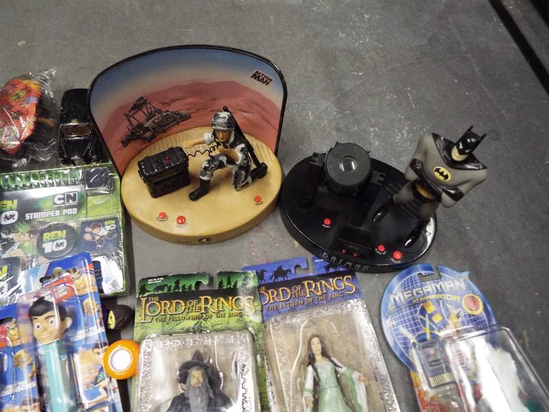 A good mixed lot to include Action Man sound and motion figure, Batman sound and motion figure, - Image 3 of 4