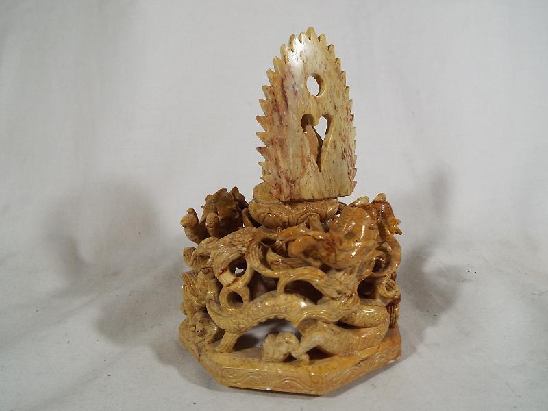 A highly carved fine, good quality Chine - Image 4 of 5